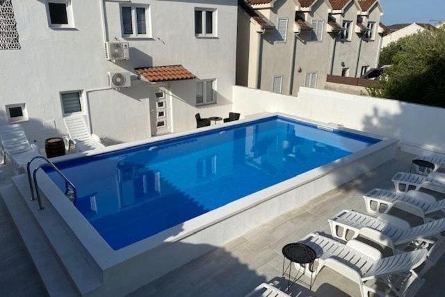 Sea-Views Brazza Apartments With Private Pool Milna  Eksteriør bilde